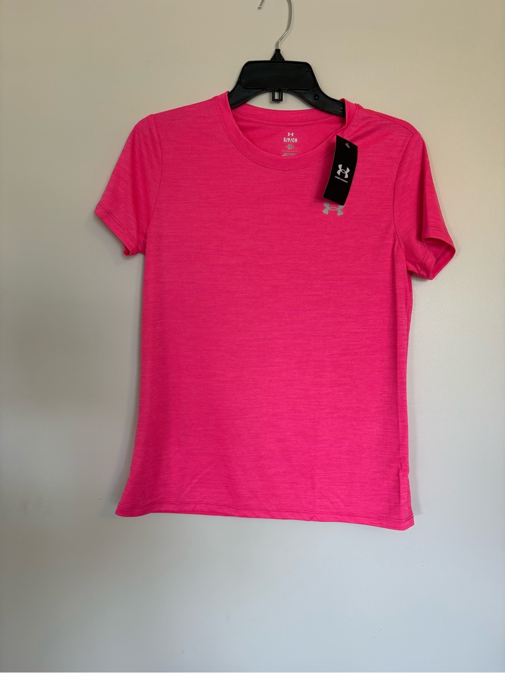 NWT Under Armour Loose Fit Althletic Tee Hot Pink Small